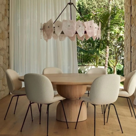 Okrągły stół z litego dębu Globo - aranżacja