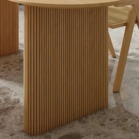 Okrągły stół Duomo z litego dębu, owalny w naturalnym kolorze - zbliżenie