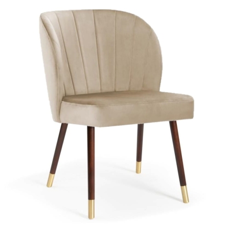 Krzesło tapicerowane SHELLY PLUS BL – widok boczny, nogi orzechowe i złote capsy ewoodland.pl