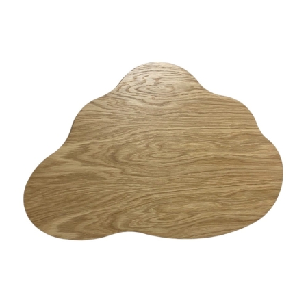 Stolik NUBE z obłym blatem i dębowymi nogami