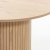 stol-drewniany-remigio-okragly-ryflowany-ewoodland-detal