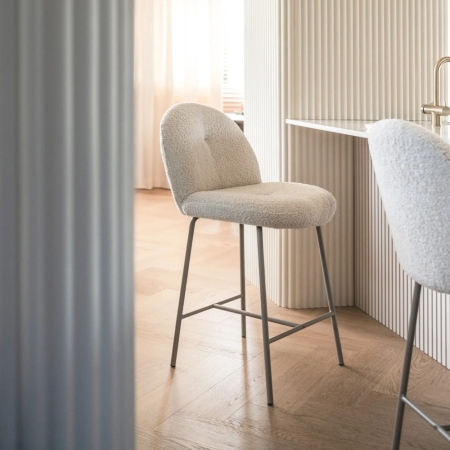 hoker-tapicerowany-fiori-bezowy-bezowe-nogi-aranz-ewoodland