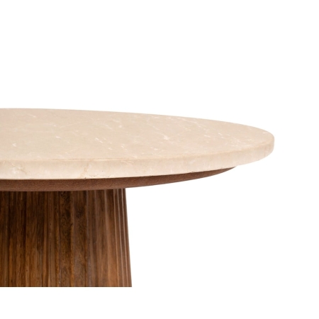 Detal połączenia marmuru i drewna mango w stoliku ARGENTINA