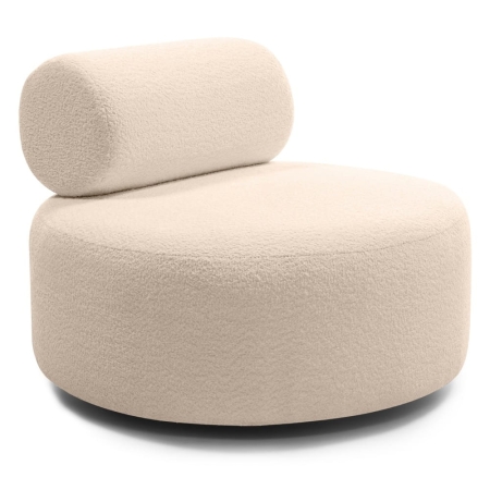 Beżowy fotel boucle z zaokrąglonym oparciem – widok z profilu – ewoodland.pl