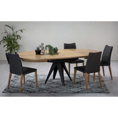 Rozłożony stół LISA do 230 cm – pełna długość z wkładkami, w minimalistycznej przestrzeni z krzesłami, kwiatkami i dywanem | ewoodland.pl