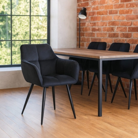 Krzesło VELLA VELVET czarne we wnętrzu glamour – elegancka aranżacja | ewoodland.pl