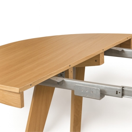 Okrągły, rozkładany stół Salvador, fornir dębowy - zbliżenie prowadnice