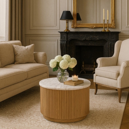 Okrągły stolik kawowy Treviso, blat z naturalnego marmuru, podstawa z drewna mango - aranżacja dla ewoodland.pl