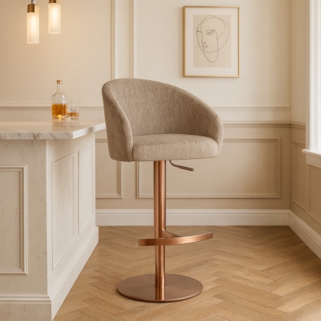 Elegancki hoker Seni Pump, noga w kolorze różowego złota, beżowa tapicerka - aranżacja dla ewoodland.pl