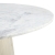 Okrągły stół Scanno, blat z białego marmuru, noga ryflowana z białego drewna mango - zbliżennie