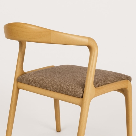 Krzesło drewniane Sena buk - zbliżenie na profil oparcia ewoodland.pl