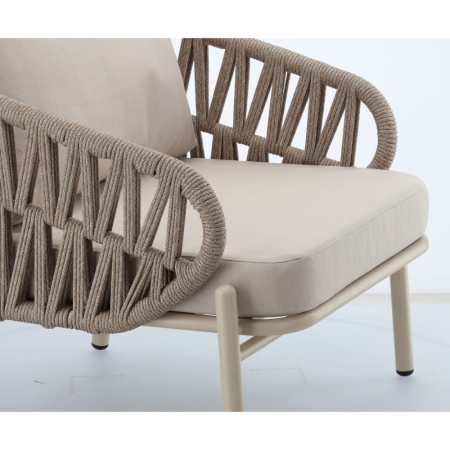 Fotel zestawu ogrodowego Korfu beżowy detal plecionki i poduszki ogrodowej ewoodland.pl