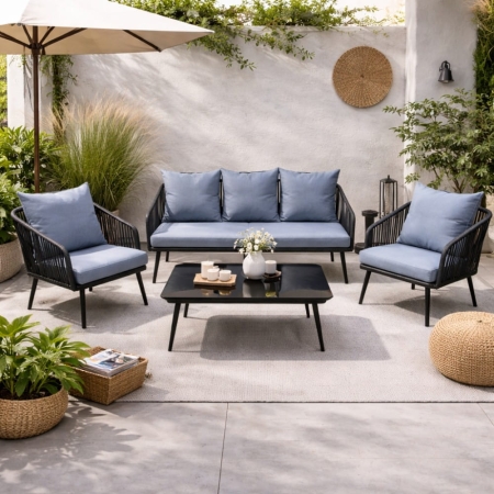 Meble do ogrodu Victoria zestaw 2 fotele sofa i stolik kawowy w aranżacji