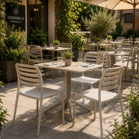 krzesło Costa Bistrot białe w aranżacji nowoczesnej restauracji ewoodland.pl