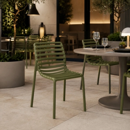 krzesło zewnętrzne Doga Bistrot Agave zielone w aranżacji restauracji ewoodland.pl