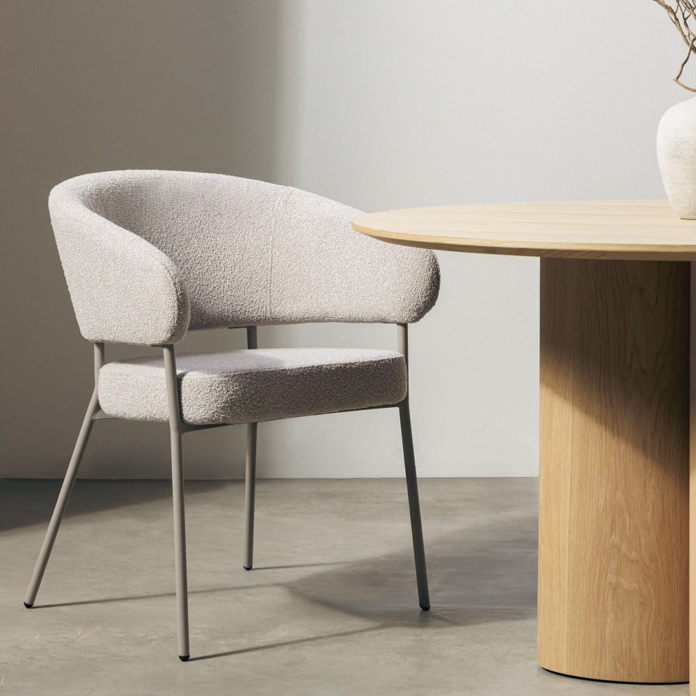 zdjęcie w aranżacji – krzesło LAMU w przestrzeni japandi – ewoodland.pl